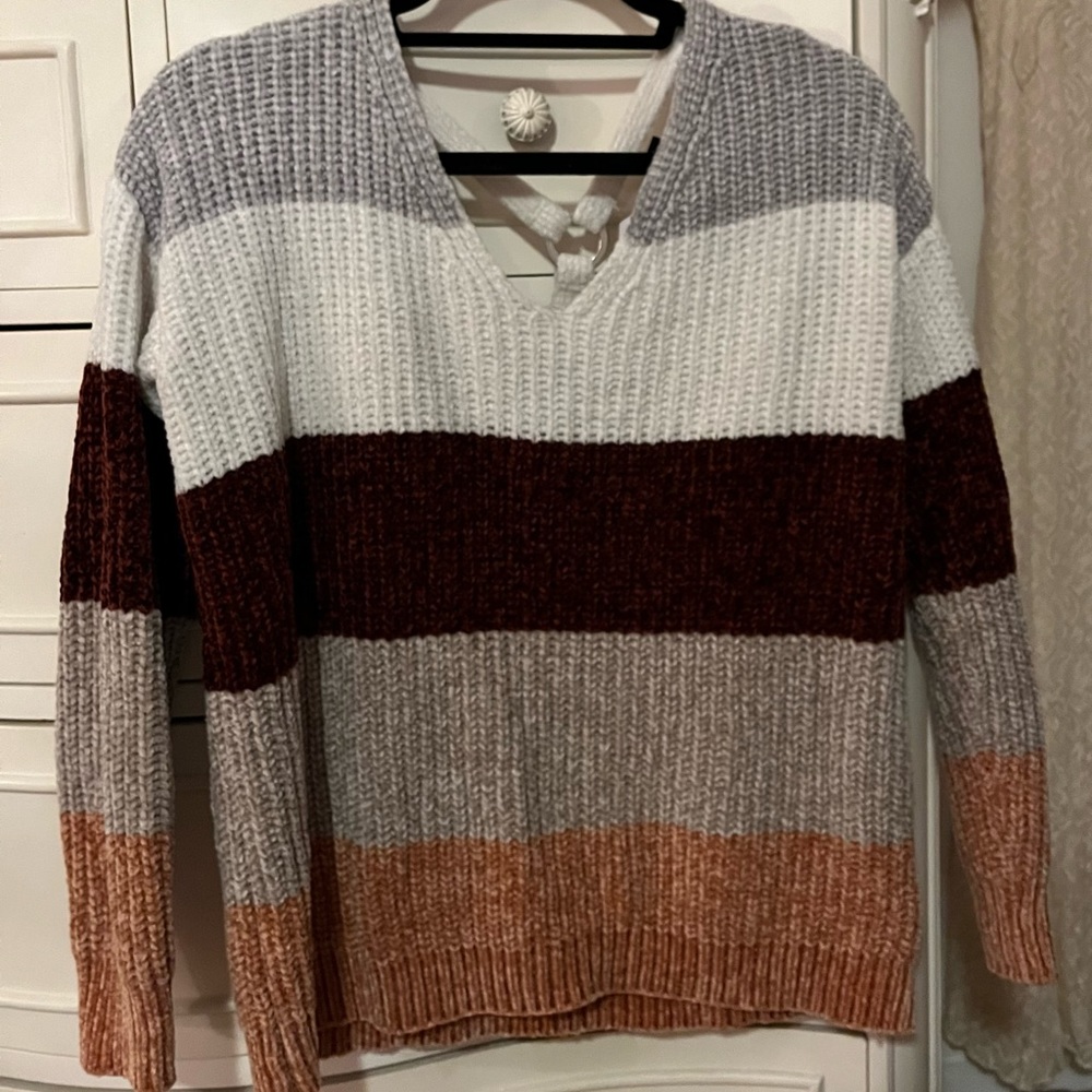 Cute Love by Design sweater! Super soft, size medium
